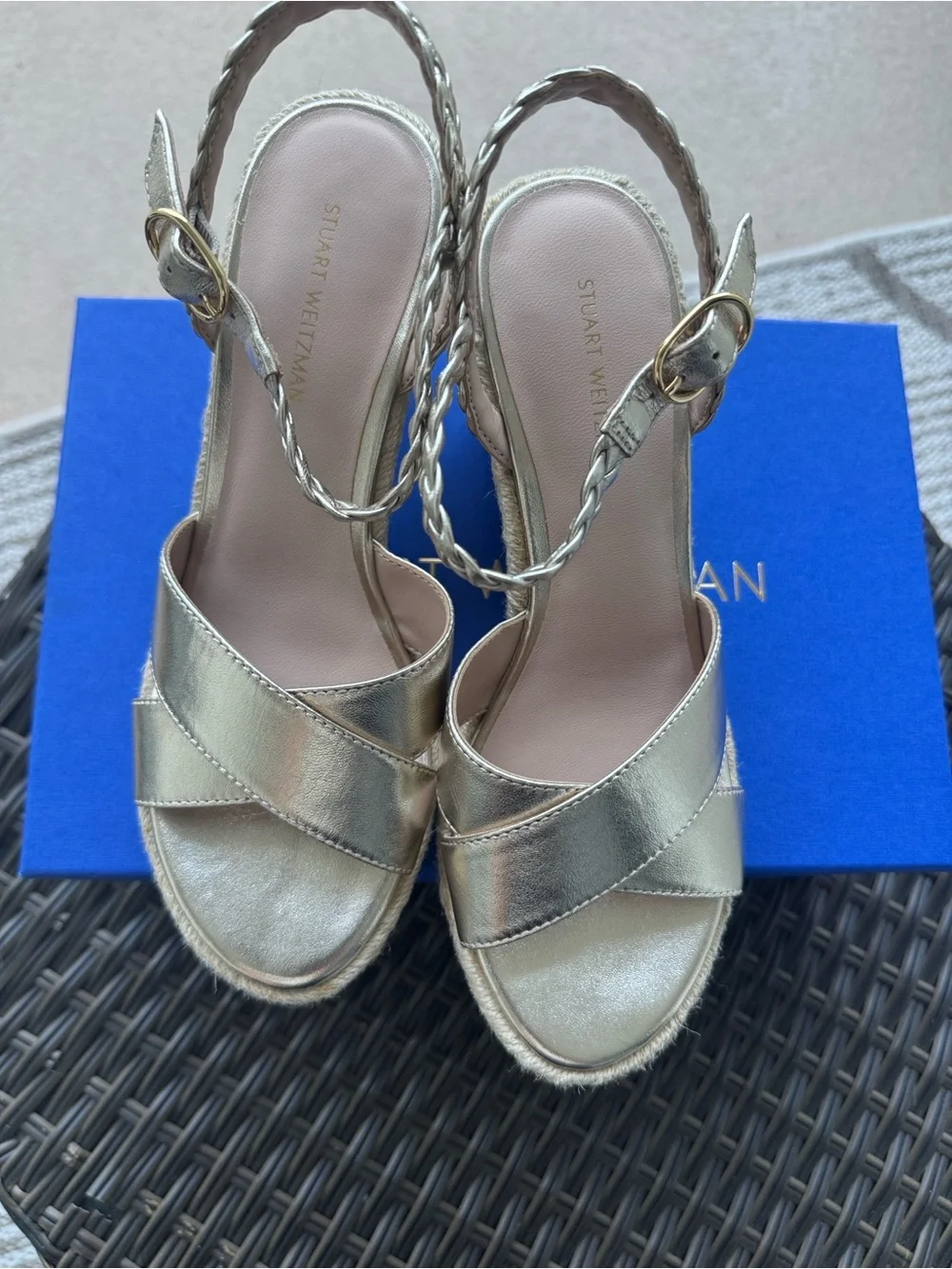 Stuart Weitzman Woven Espadrille Wedge Sandals in Metallic Gold size 36 - Picture 2 of 6